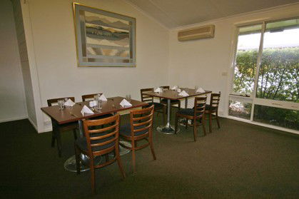 Red Cedars Motel - Accommodation Perth 1