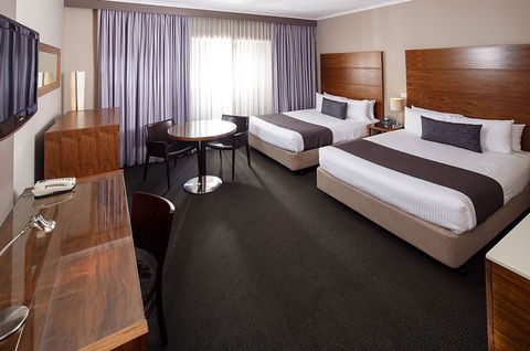 Quality Hotel Dickson - Accommodation Perth 1