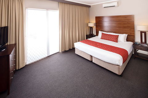 Quality Hotel Dickson - Accommodation Perth 2