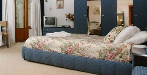 Chalet Swisse Spa Retreat - Accommodation Perth 1