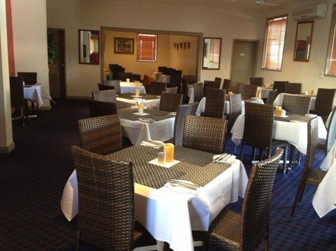 Bluestone Motor Inn - Accommodation Perth 3
