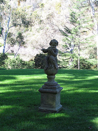 Tally Ho Lodge - Accommodation Perth 1