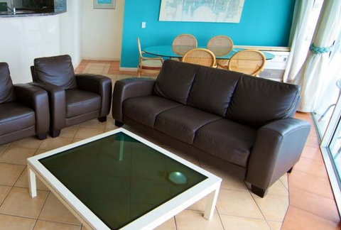 Surfers Mayfair - Accommodation Perth 1