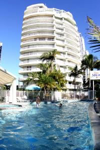 Surfers Mayfair - Accommodation Perth 3