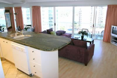 Surfers Mayfair - Accommodation Perth 5