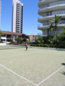 Surfers Mayfair - Accommodation Perth 7