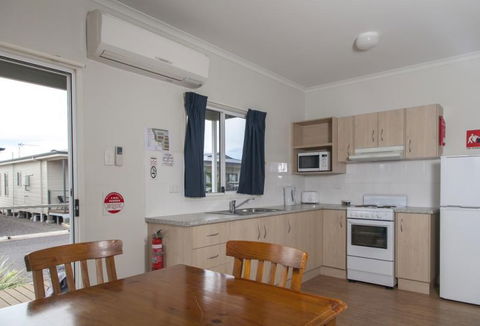 Sundowner Cabin And Tourist Park - Accommodation Perth 1