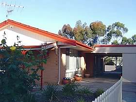Summerhouse BnB - Accommodation Perth 0