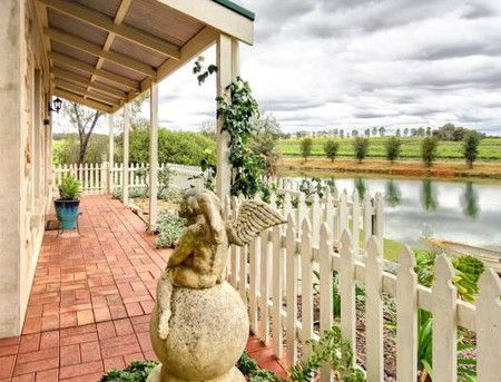 Stonewell Cottages And Vineyards - Perth Resorts 2