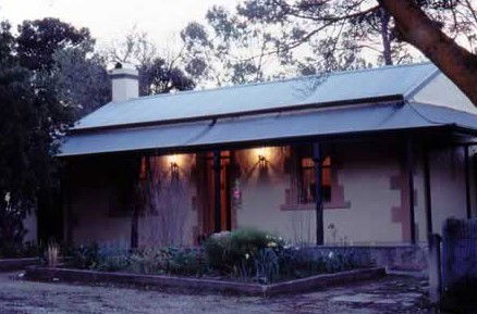 Walnut Cottage - Accommodation Perth 0