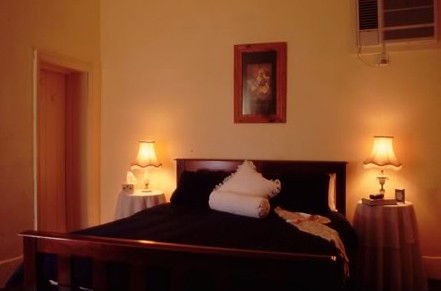 Walnut Cottage - Accommodation Perth 2