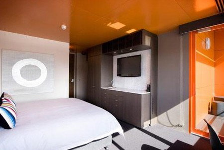 Clarion Hotel Soho - Accommodation Perth 3