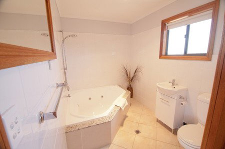Lyrabendi Farmstay - Accommodation Perth 3