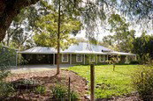 One Tree Bed And Breakfast - Accommodation Perth 2