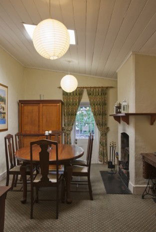 Stirling House - Accommodation Perth 5