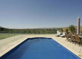 McLaren Ridge 4 - McLaren Ridge Log Cabins - Accommodation Perth 0