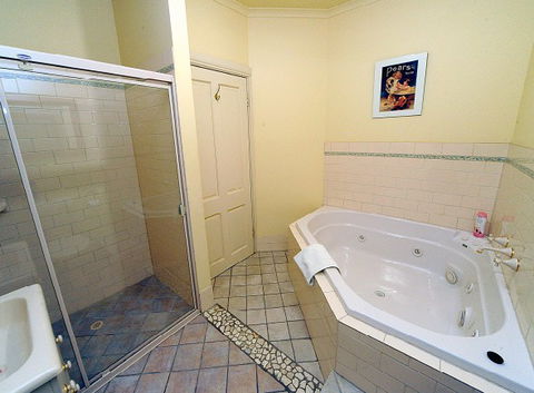 St Helens Cottages- Coach House - Perth Resorts 0