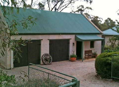 St Helens Cottages- Coach House - Perth Resorts 9