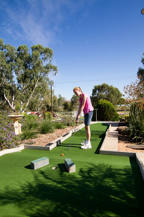 Avoca Dell Caravan Park - Accommodation Perth 2