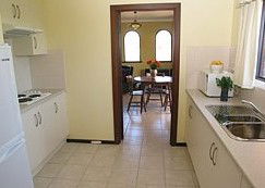 Linger Longer Vineyard - Accommodation Perth 2