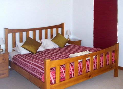 McLaren Ridge 2 - McLaren Ridge Log Cabins - Accommodation Perth 2