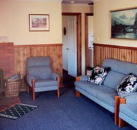 Lake Yalleena Holiday Cabins - Accommodation Perth