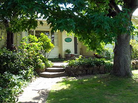 Magnolia Cottage B&B - Accommodation Perth 0