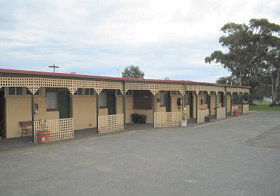 Central Court Motel - Accommodation Perth 0