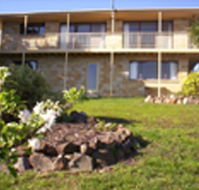 McKinly Waterfront Lodge - Accommodation Perth