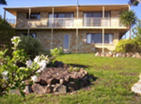 McKinly Waterfront Lodge - Accommodation Perth 0