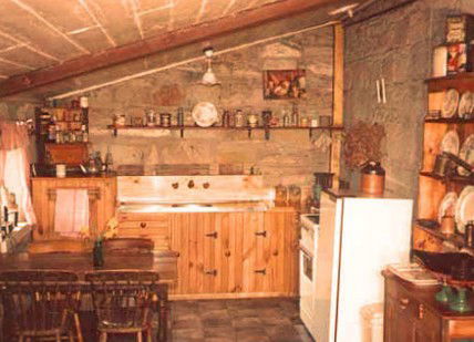 Colonial Cottages Of Ross - Historic Hudson Cottage - Accommodation Perth 4