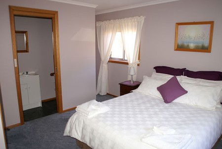 Three Hut Point Waterfront Accommodation - Perth Resorts 1