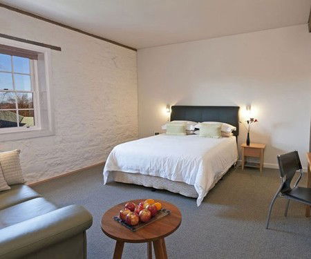 Bluestone Grain Store B&B - Accommodation Perth 2