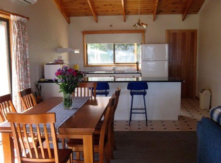 Daniel's Bay Retreat - Perth Resorts 3