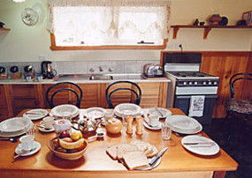Touchwood Cottages - Accommodation Perth 4