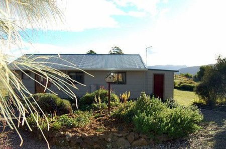 Engadine Cottage - Accommodation Perth 1