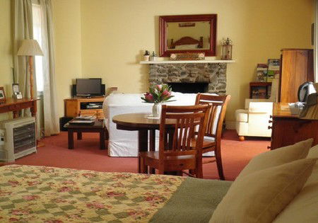 Camellia Cottage At Maple Hill - Accommodation Perth 1