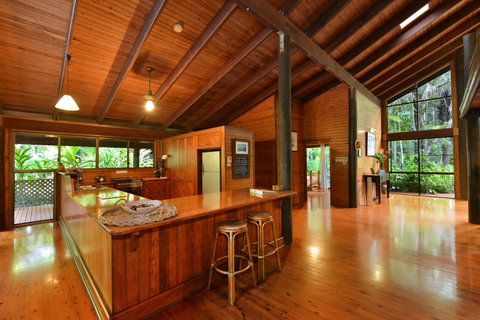 Wait A While Retreat - Accommodation Perth 7