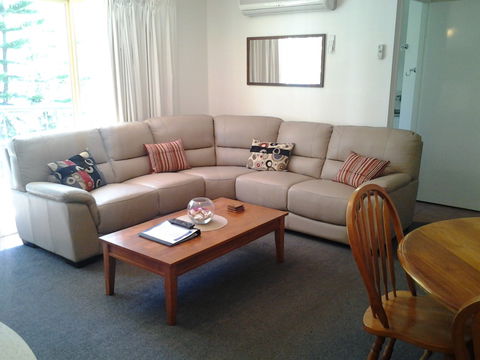 Rainbow Getaway Holiday Apartments - Accommodation Perth 2