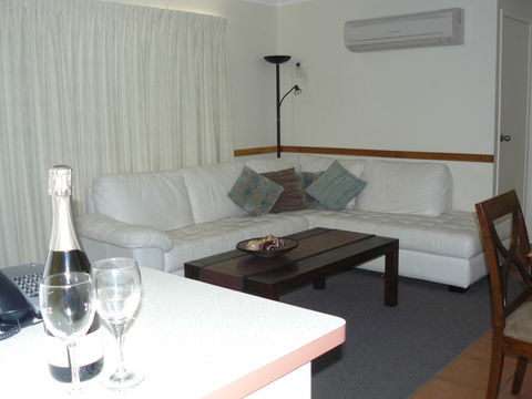 Rainbow Getaway Holiday Apartments - Accommodation Perth 4