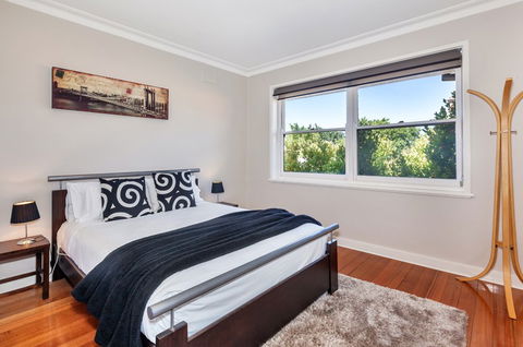 Lake Wendouree Luxury Apartments - Accommodation Perth 2