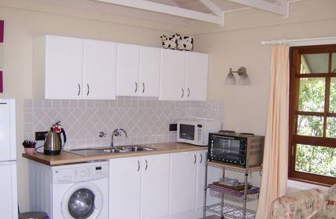 Hillcrest Cottage - Accommodation Perth 4