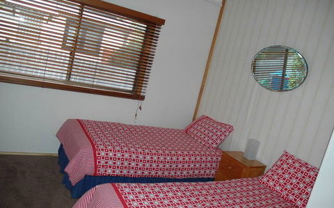 A Lake House At Burrill Lake - Accommodation Perth 2