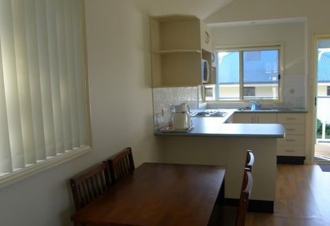 Camellia Park - Accommodation Perth 0