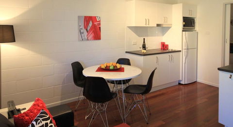 Maclean Stays - Accommodation Perth 4