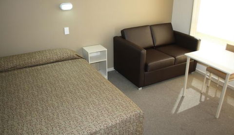 Bowlo Holiday Cabins - Accommodation Perth 3