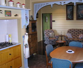 Ivy Cottage - Accommodation Perth 2