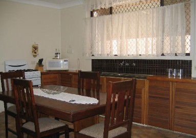 Miffys Cottage - Accommodation Perth 1