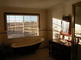 Lachney Cottage - Accommodation Perth 3