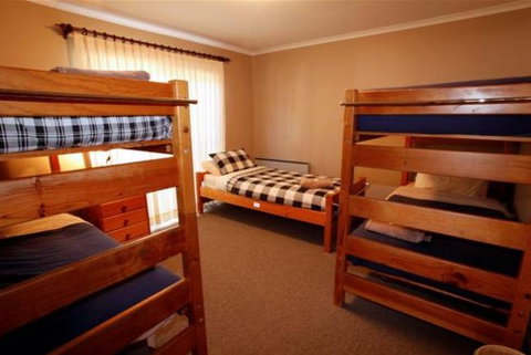 Three Way Inn - Accommodation Perth 2